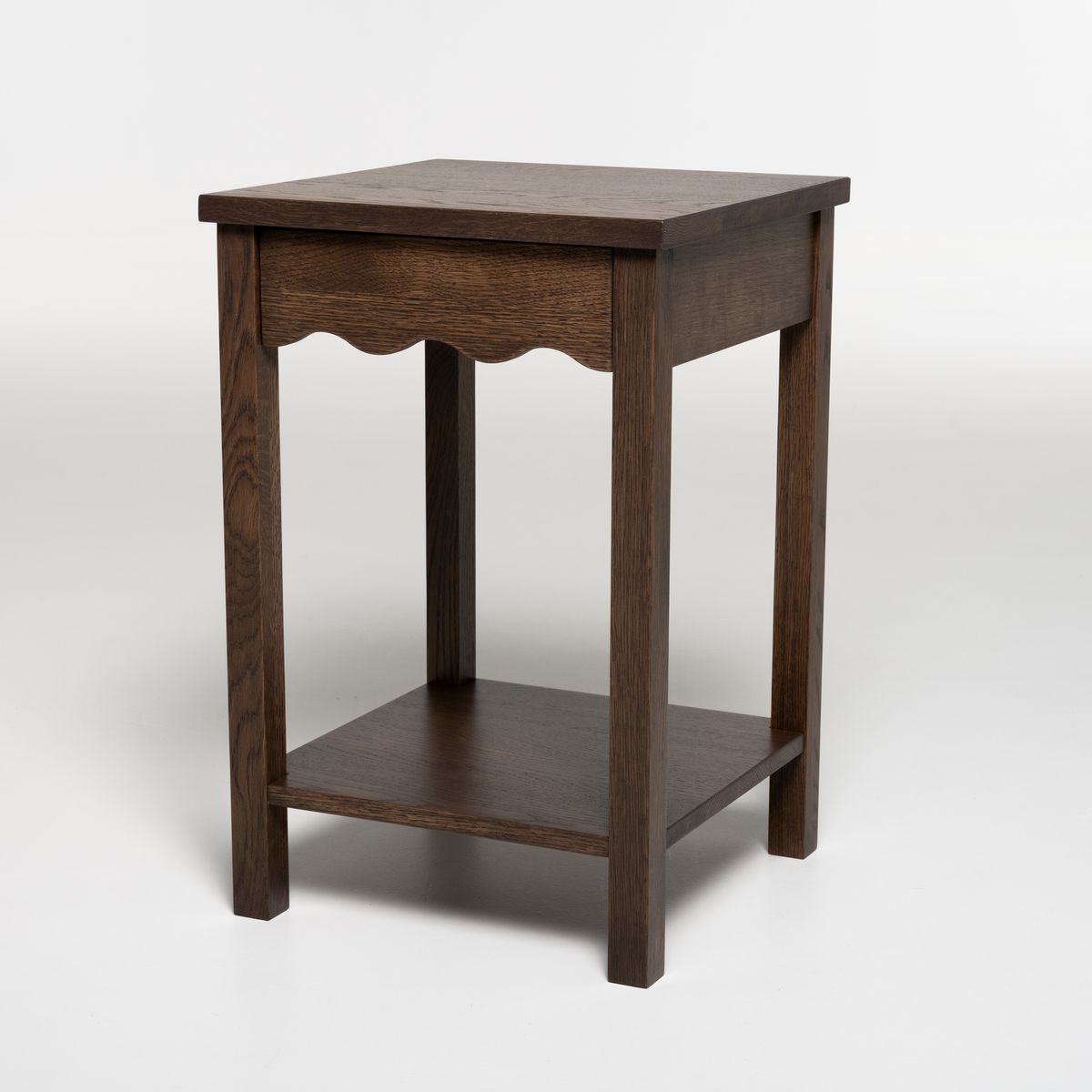 Svang Nattbord
